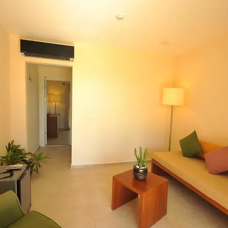 Hotell Club Pomalin *