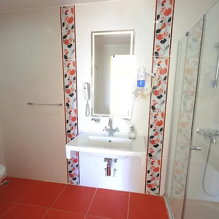 Club Pomalin Hotell *